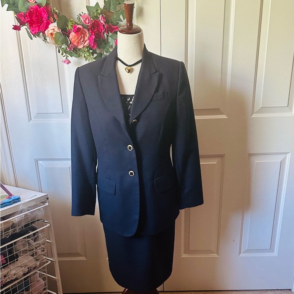 Amanda Smith | Navy Blue Women's Blazer and skirt suit set | size: 8 Petite